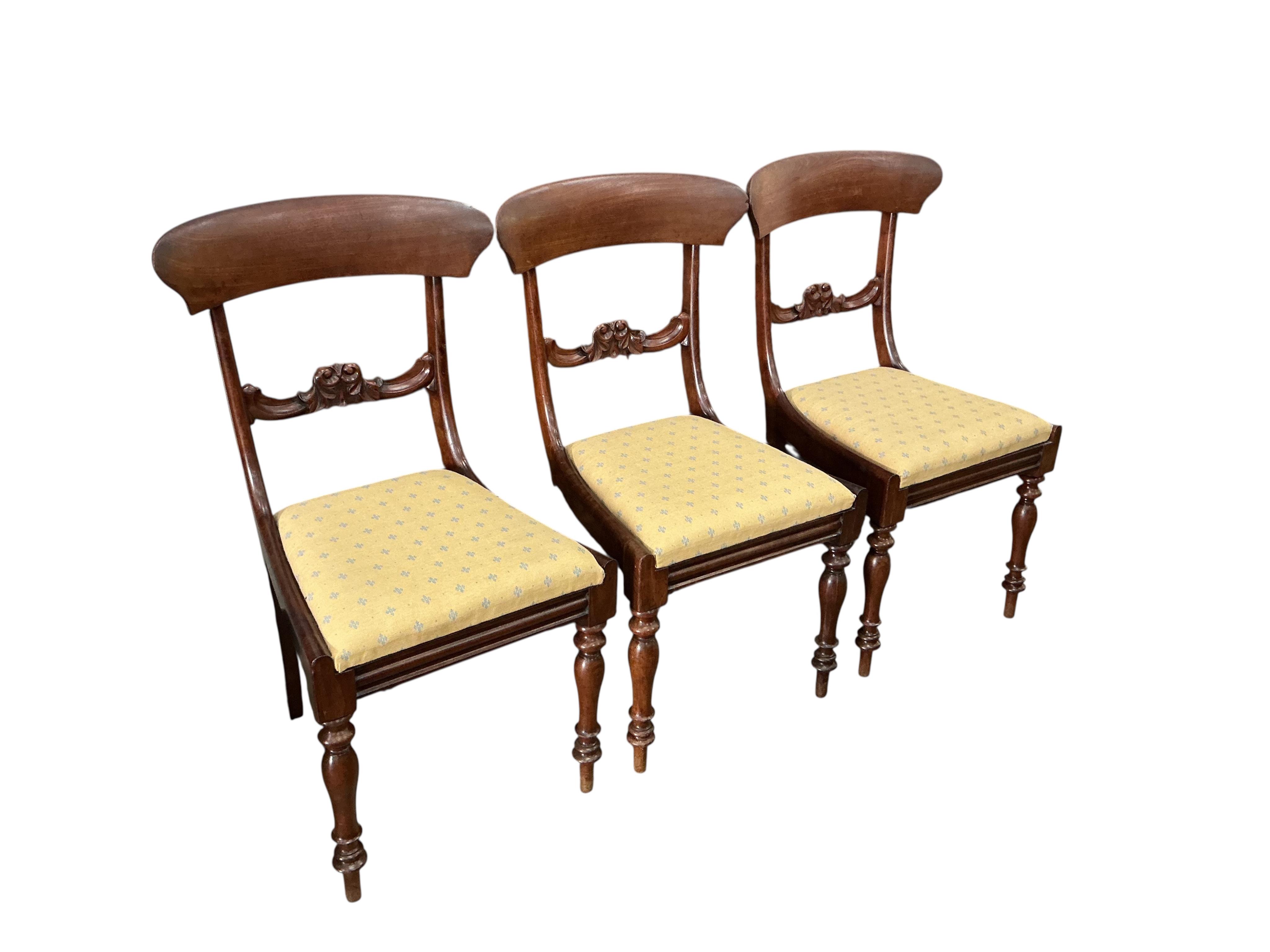 A set of six early Victorian mahogany dining chairs, width 50cm, height 91cm